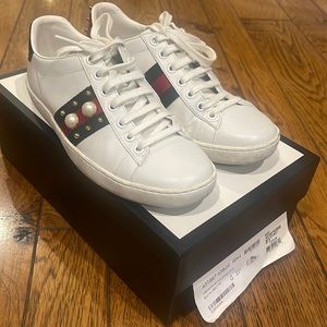 Gucci sneaker size 35.5